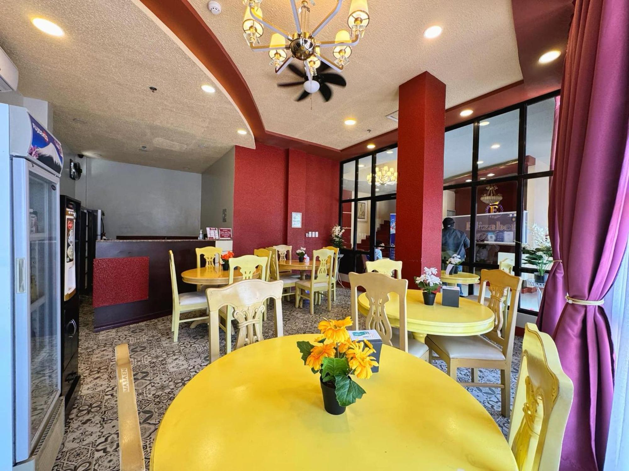 Elizabeth Hotel - Naga Pili  المظهر الخارجي الصورة
