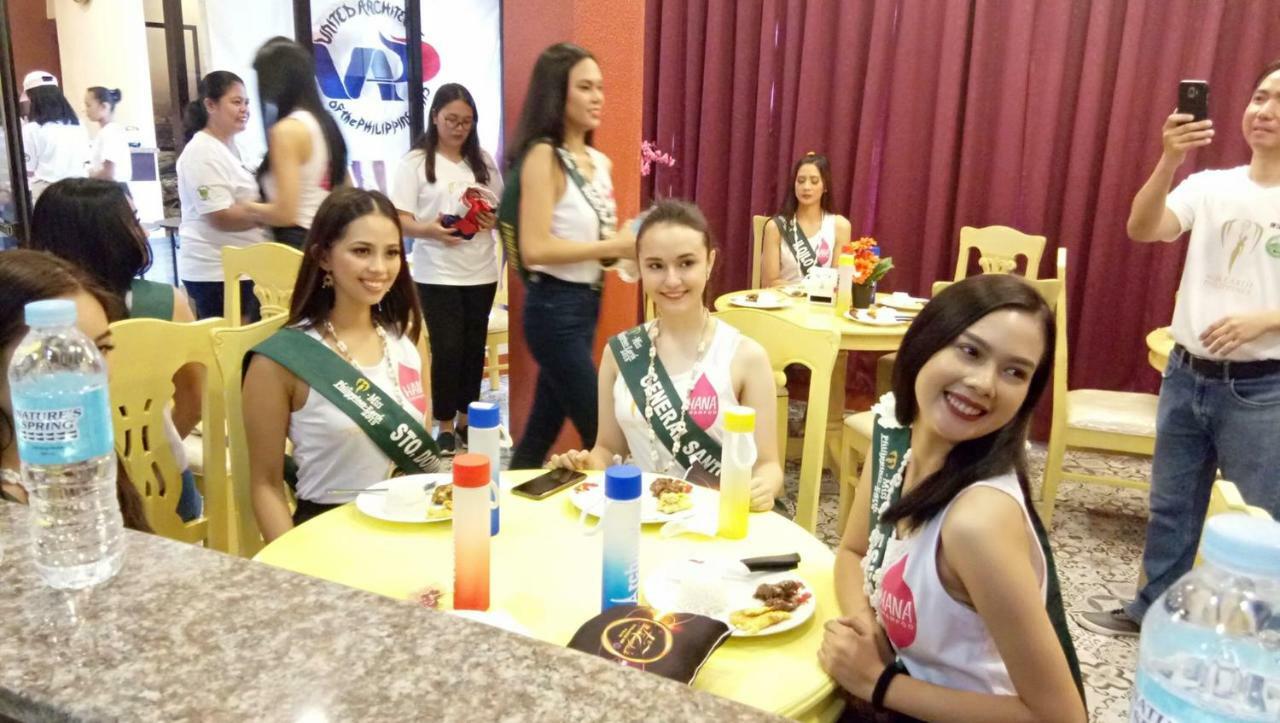 Elizabeth Hotel - Naga Pili  المظهر الخارجي الصورة