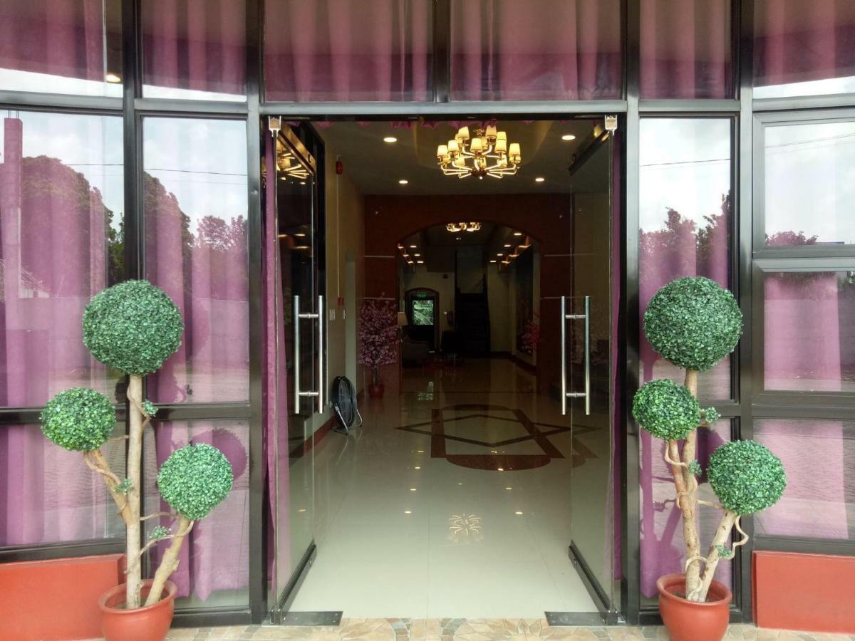 Elizabeth Hotel - Naga Pili  المظهر الخارجي الصورة